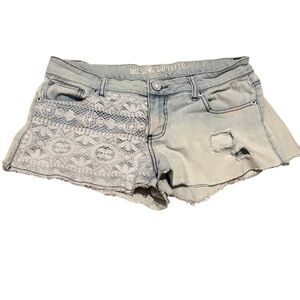Mossimo Supply Co. Light Wash Denim Shorts Lace Distressed Size 7/28